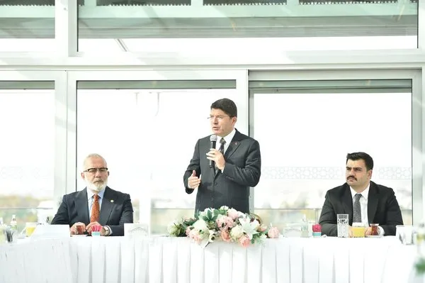 yenisehirlioglu-bakan-tuncun-baskanligindaki-toplantiya-katildi-1698322298395.jpg