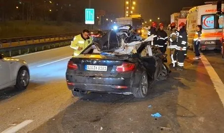 İzmit’te otomobil, TIR’ın altına girdi! 30 metre sürüklendi: 1 ölü, 2 yaralı