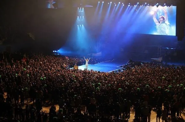 Jennifer Lopez İstanbul'u salladı
