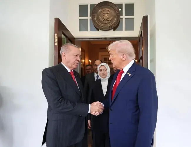 baskan-erdogan-abd-baskani-trump-ile-gorustu-turkiye-bolgede-kalici-barisa-destegini-surdurecek-1787002703930.jpeg Başkan Erdoğan, ABD Başkanı Trump ile görüştü: Türkiye bölgede kalıcı barışa desteğini sürdürecek