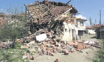 Tokat geceyi dışarıda geçirdi: 650 bina hasar gördü #tokat