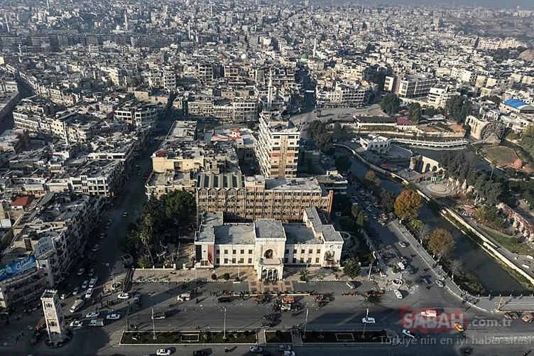 Rejim karşıtı güçler adım adım ilerliyor! Muhaliflerden ’Hama’ kutlaması