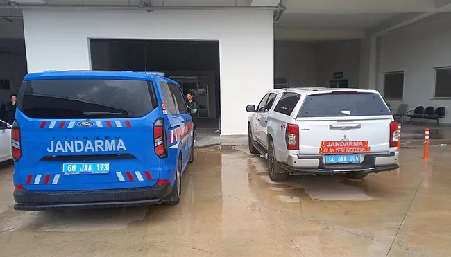 aksarayda-kahreden-olum-4-cocuk-annesinin-uzerine-agac-devrildi-1777650647019.jpeg