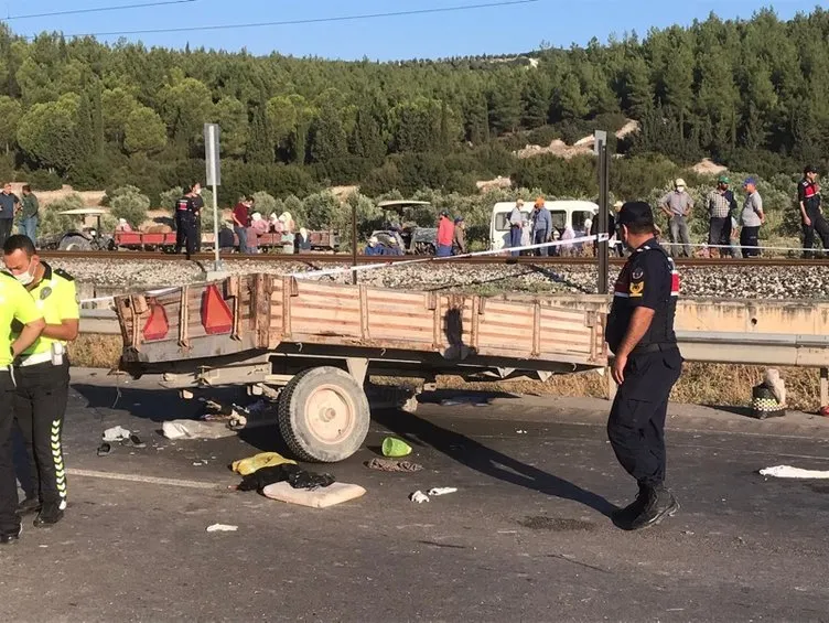 Son dakika: Manisa'da korkunç kaza! 2 ölü, 10 yaralı...