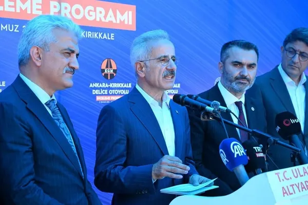 ulastirma-ve-altyapi-bakani-uraloglu-bu-proje-sadece-bir-yol-degil-bir-abide-eser-1752243702272.jpg
