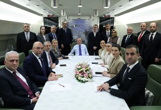 baskan-erdogan-chpnin-icine-dustugu-bataklikla-ilgilenmiyoruz-sadece-isimize-bakiyoruz-1771408518032.jpg Başkan Erdoğan: CHP'nin içine düştüğü bataklıkla ilgilenmiyoruz... Sadece işimize bakıyoruz