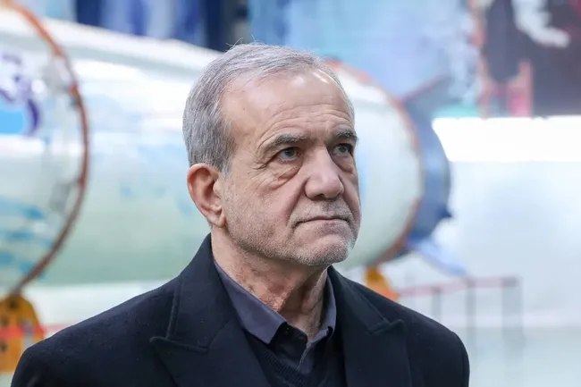 iran-cumhurbaskani-dusman-ulkeyi-iceriden-cokertmeyi-hedefliyor-1786545649433.jpeg İran Cumhurbaşkanı: “Düşman, ülkeyi içeriden çökertmeyi hedefliyor”