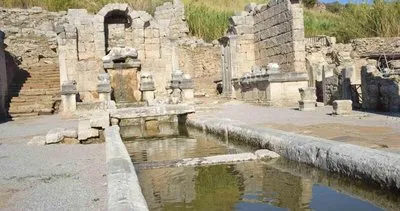 Perge Antik Kenti’ndeki çeşmeden 1800 yıl sonra su akmaya başladı #antalya
