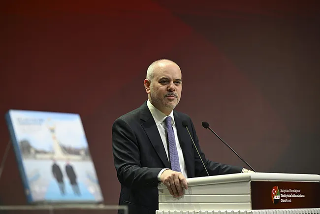 cumhurbaskani-dis-politika-ve-guvenlik-basdanismani-kilic-netanyahu-ciddi-manada-bir-sikismislik-durumuyla-kar-1741298569237.jpeg