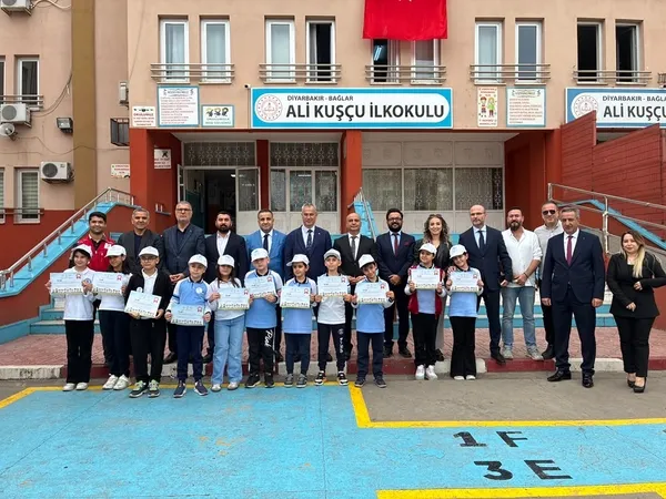 diyarbakirda-saglikli-cocuk-saglikli-gelecek-programiyla-20-bin-ogrenciye-ulasilmasi-hedefleniyor-1793188527686.jpg
