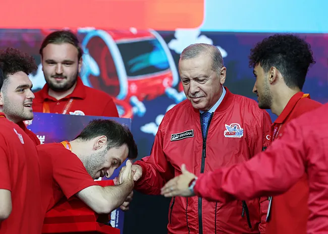 baskan-erdogandan-netanyahuya-yanit-kudus-tum-insanligin-onurudur-1758299933568.jpeg Başkan Erdoğan'dan Netanyahu'ya yanıt: Kudüs tüm insanlığın onurudur