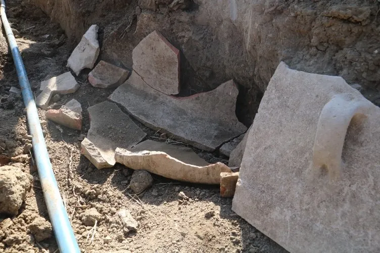 Köylülerin lahit mezar sandığı parçalar küp çıktı!
