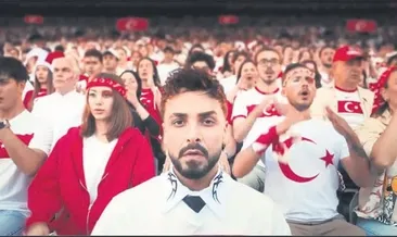 Sefo, Milli Takım için şarkı söyledi