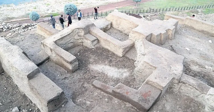 Yumuktepe’de 9 bin yıllık mühür bulundu