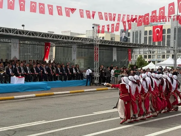 sanliurfada-30-agustos-coskusu-zafer-bayrami-104-yilinda-kutlandi-1788089852495.jpg