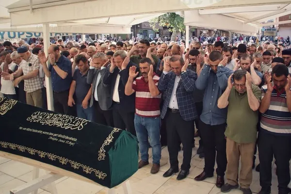 kucuk-esrefe-mezar-olan-santiyenin-sahibi-tutuklandi-1654284133533.jpg