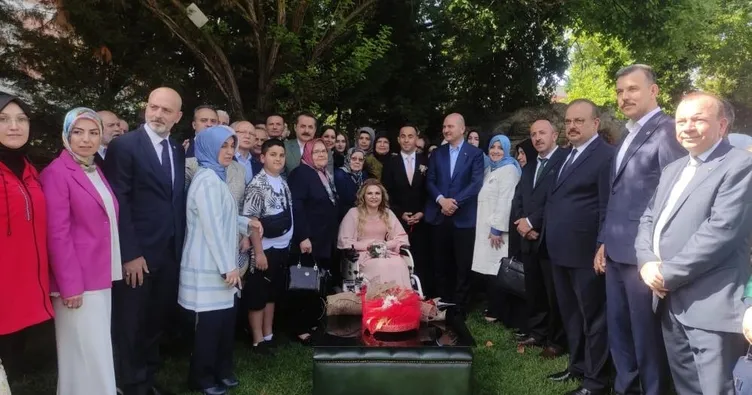 AK Partili eski vekil Bennur Karaburun’un nişan kurdelesini Bakan Soylu kesti