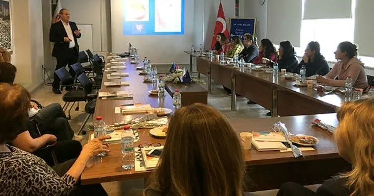 Adana’da 8 Mart’ta kadınlara meme kanseri anlatıldı