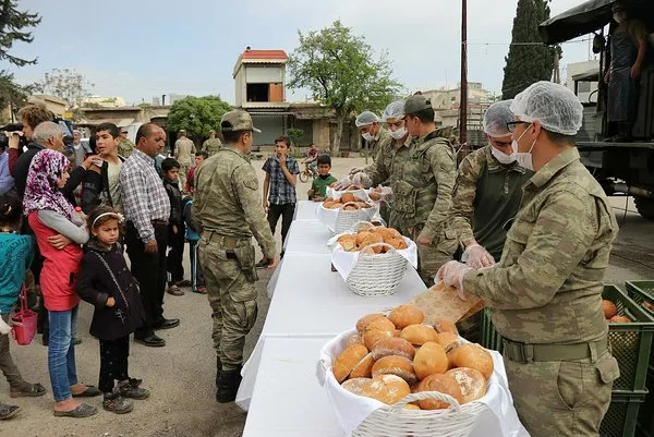 Cindereslilerin sıcak ekmeği Mehmetçik'ten