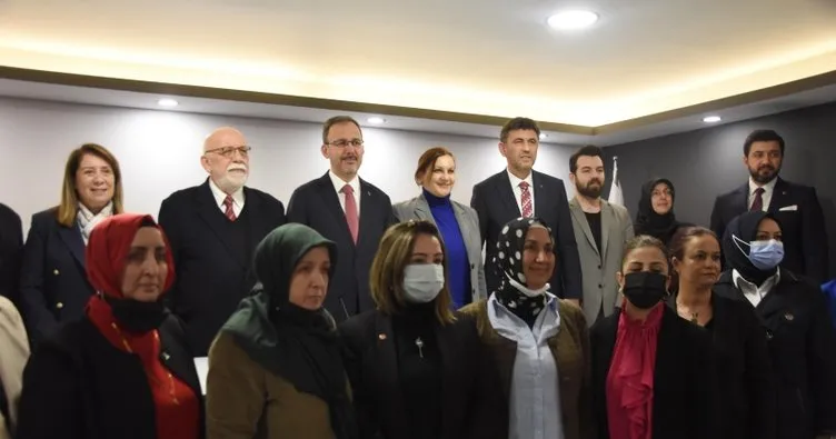 Bakan Kasapoğlu: Dünyanın umudu Türkiye’nin gençleri