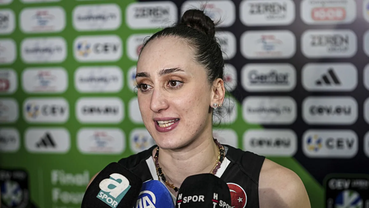 VakıfBank Kadın Voleybol Takımı, Ayça Aykaç’a veda etti VakıfBank Kadın Voleybol Takımı, Ayça Aykaç’a veda etti