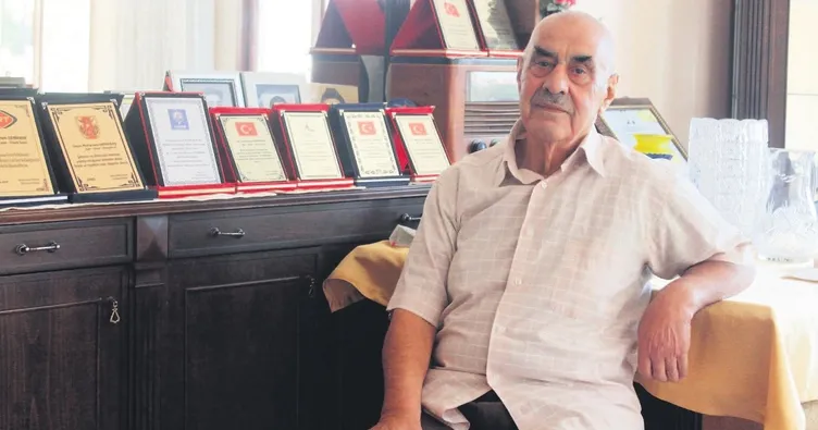 En fedakâr babanın şiir sevdası