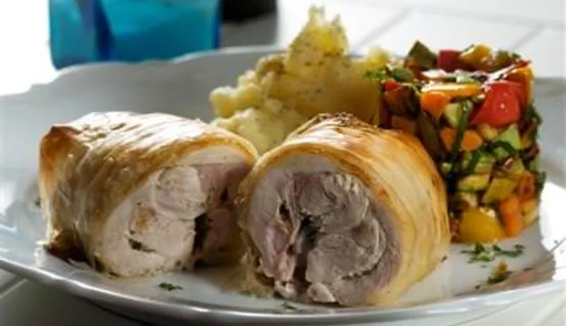 Baklava Hamuruna Sarılı Tavuk But