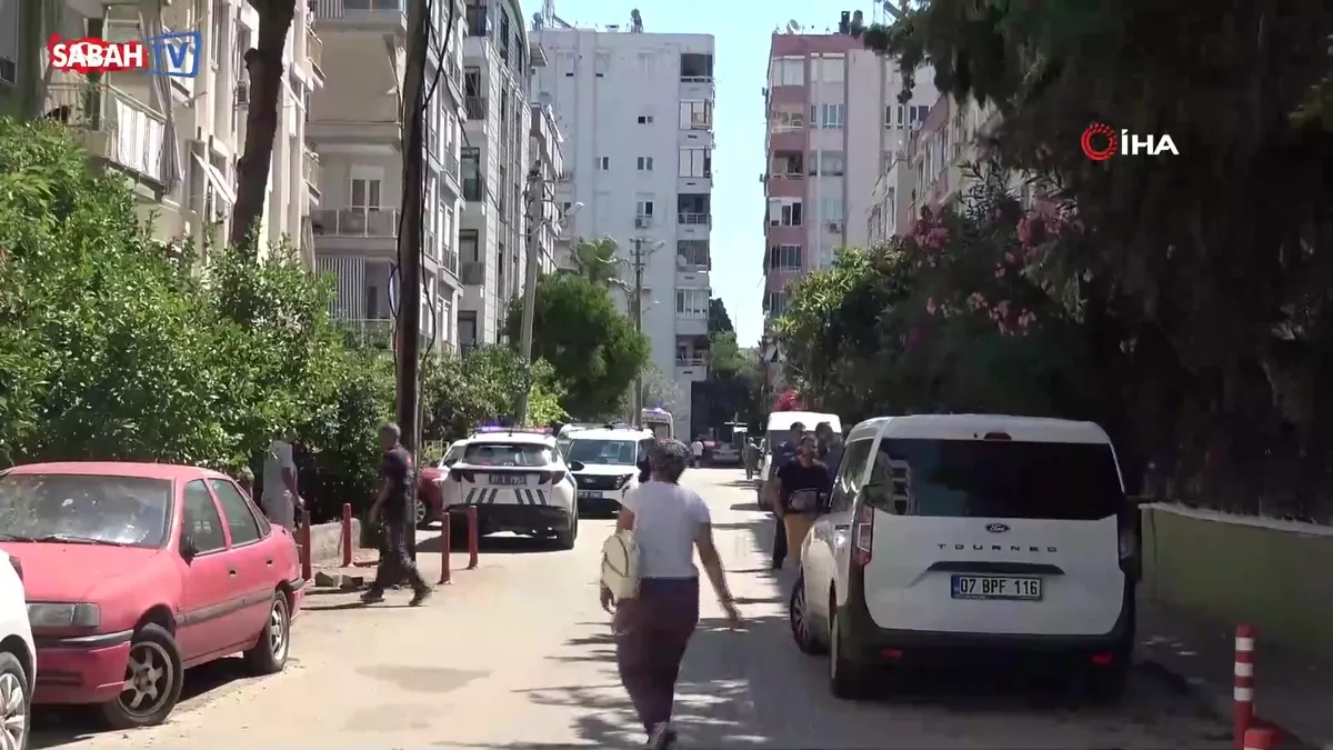 Antalya’da vahşet: Öğretmen koca, 3 çocuk annesi öğretmen eşini ve kayınpederini öldürdü videosunu izle Antalya’da vahşet: Öğretmen koca, 3 çocuk annesi öğretmen eşini ve kayınpederini öldürdü videosunu izle