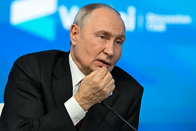 putinden-avrupaya-gozdagi-dogrudan-saldiri-olursa-tum-silahlarin-kullanilmasi-gundeme-gelir-1790882085064.jpeg Putin’den Avrupa’ya gözdağı: “Doğrudan saldırı olursa tüm silahların kullanılması gündeme gelir”