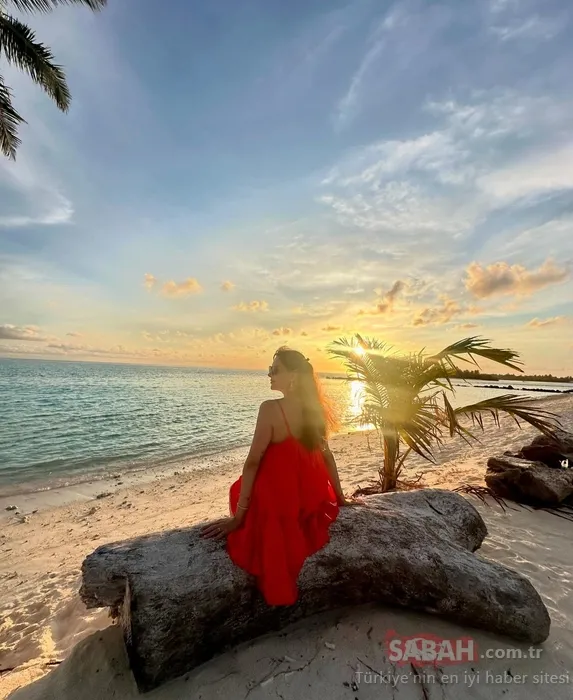 Yıldız Çağrı Atiksoy ve eşi Berk Oktay’tan tatilde aşk pozu! İşte Yıldız Çağrı Atiksoy ve Berk Oktay’ın o pozu!