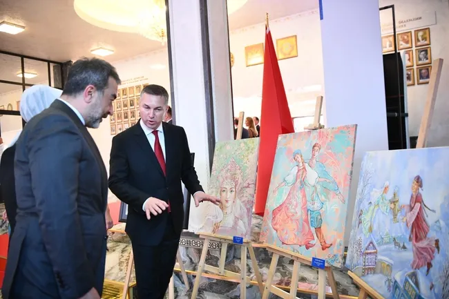 ak-parti-ankara-il-baskani-hakan-han-ozcan-rusya-gunu-resepsiyonuna-katildi-1781169518798.jpg AK Parti Ankara İl Başkanı Hakan Han Özcan Rusya Günü resepsiyonuna katıldı