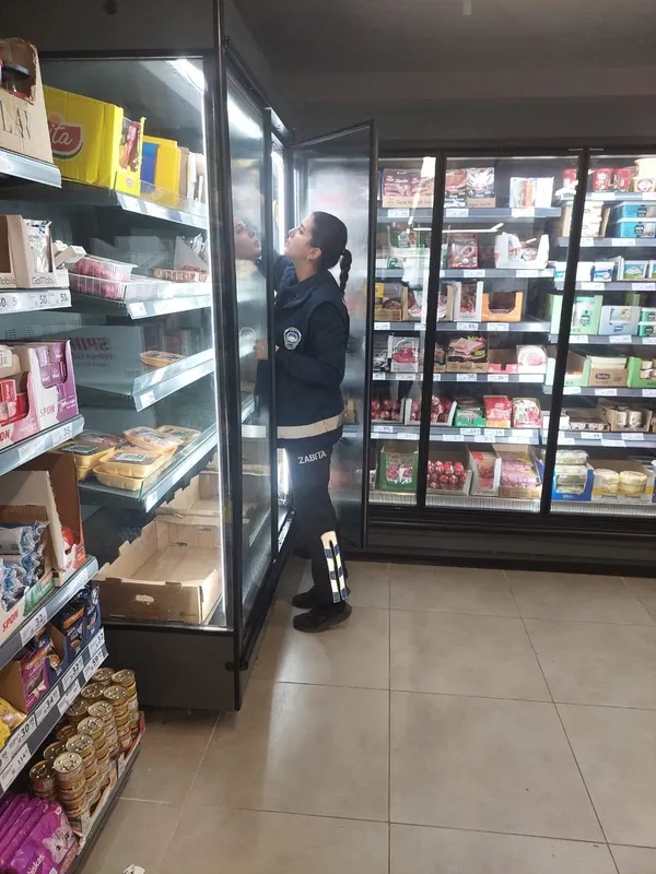 seydikemer-belediyesi-zabita-ekiplerinden-market-denetimi-1761836738365.jpg