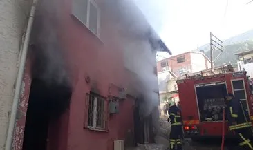 Amasya’da ev yangını: 1 itfaiyeci dumandan etkilendi #amasya