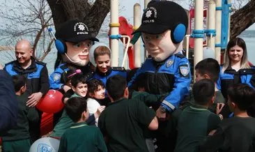 Polisten çocuklara bayram sürprizi