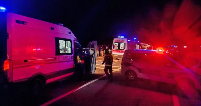 Bingöl’de otomobil ve kamyonet çarpıştı: Biri bebek 3 kişi yaşamını yitirdi