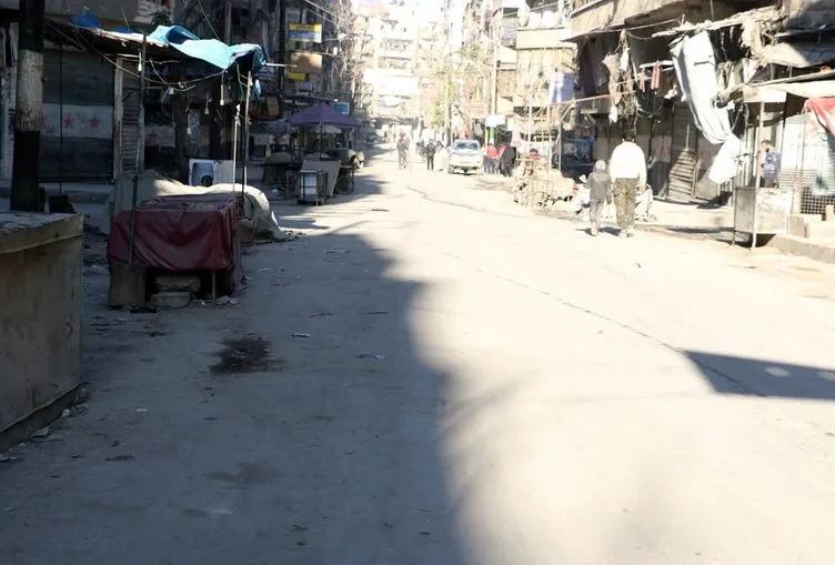 Halep’te siviller rejim bombardımanından kaçıyor