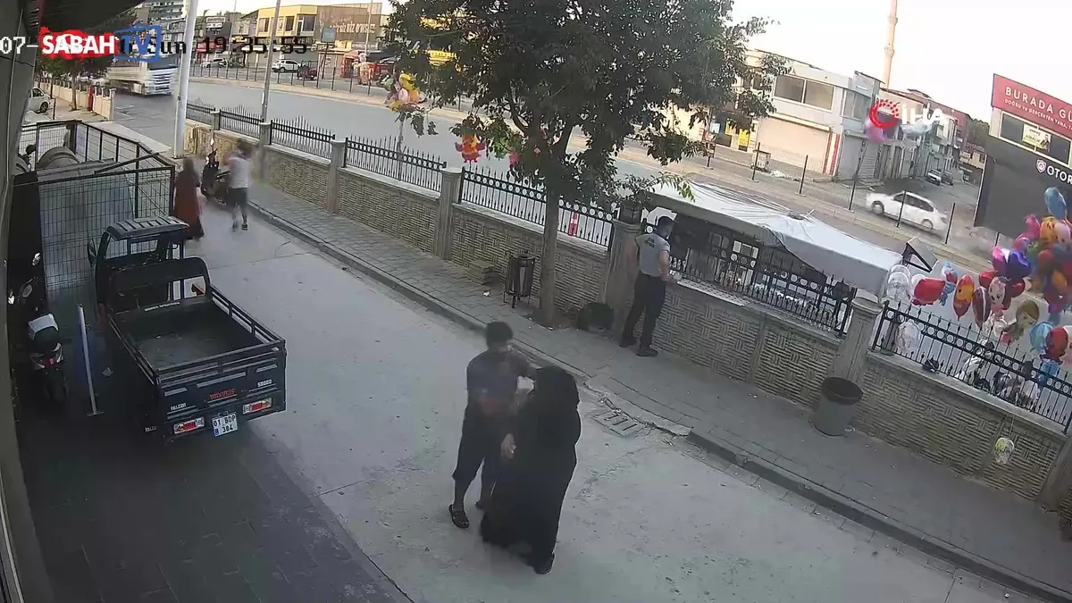 Refakatçi gibi geldi, motosiklet çaldı: “Eve dönmek için çaldım” dedi | Video videosunu izle Refakatçi gibi geldi, motosiklet çaldı: “Eve dönmek için çaldım” dedi | Video videosunu izle