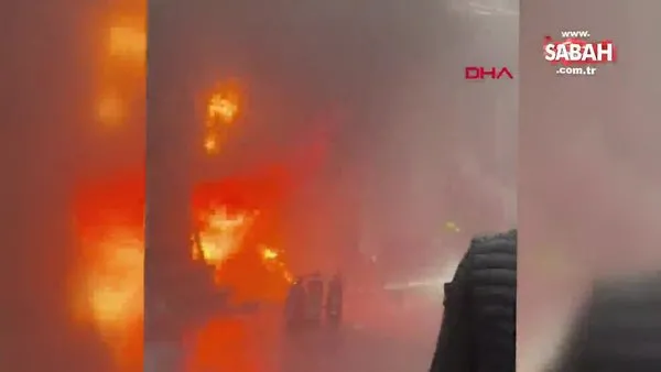 Eminönü'nde iş yeri alev alev yandı | Video