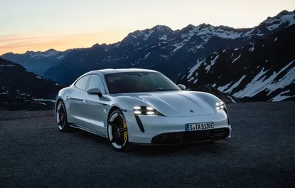 KARŞINIZDA PORSCHE TAYCAN