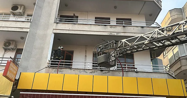Antalya’da 3 katlı binada yangın paniği!