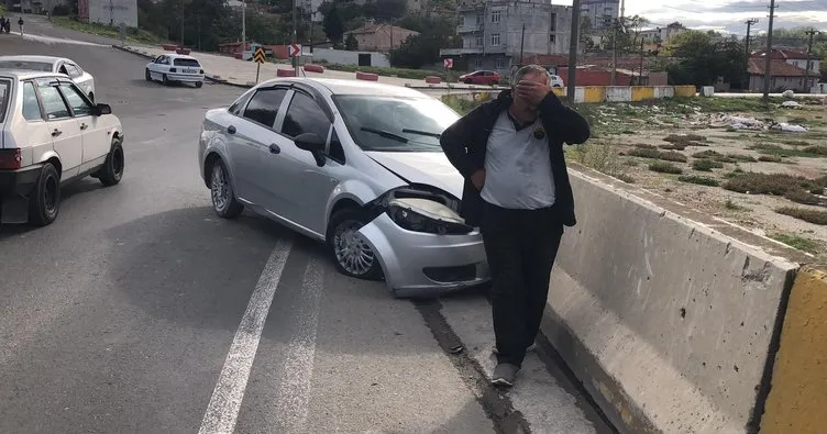 Yardıma diye geldiler: Kazazedenin telefonunu çaldılar!