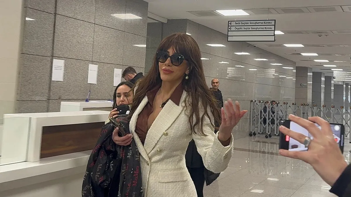 Uyuşturucu soruşturmasında tutuklanmıştı: Ela Rümeysa Cebeci ev hapsi ile tahliye edildi Uyuşturucu soruşturmasında tutuklanmıştı: Ela Rümeysa Cebeci ev hapsi ile tahliye edildi