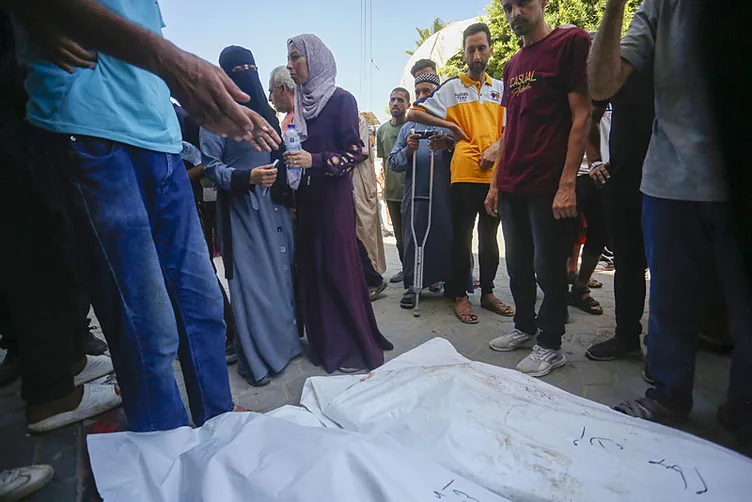 Katil İsrail’den Gazze Şeridi’nde bir katliam daha! 15 Filistinli öldü