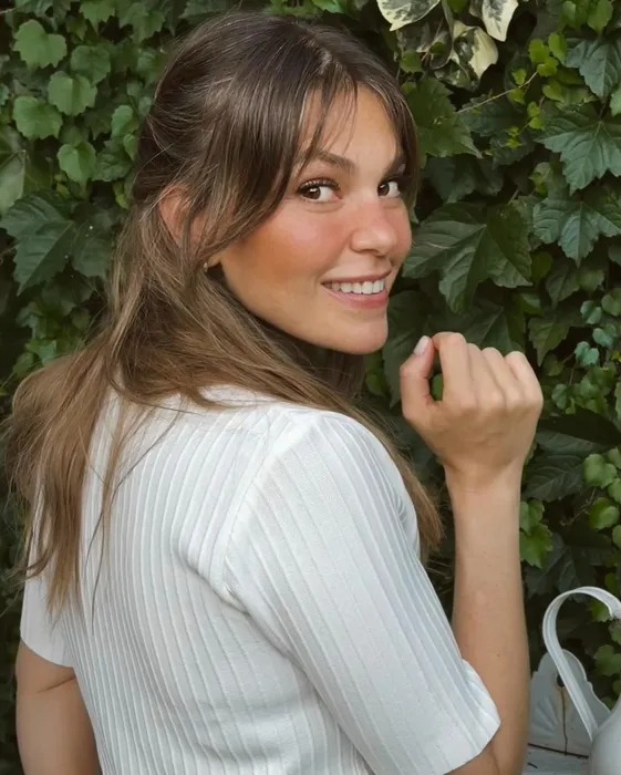 Aslı Enver’den kalp ısıtan annelik paylaşımı! Bakın kızını sevmelere nasıl doyamadı...