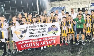 Mahallenin muhtarı gençlerin umudu oldu #diyarbakir