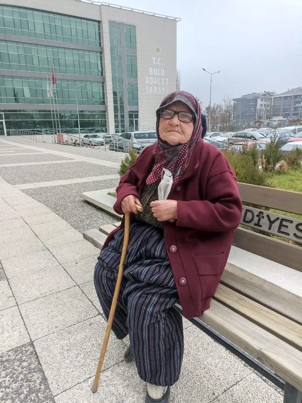 ayse-teyze-5inci-dolandiricidan-kurtulamadi-1637312134917.jpg