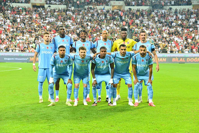 canli-amedspor-trabzonspor-macta-ikinci-yari-oynaniyor-1788205556526.jpeg