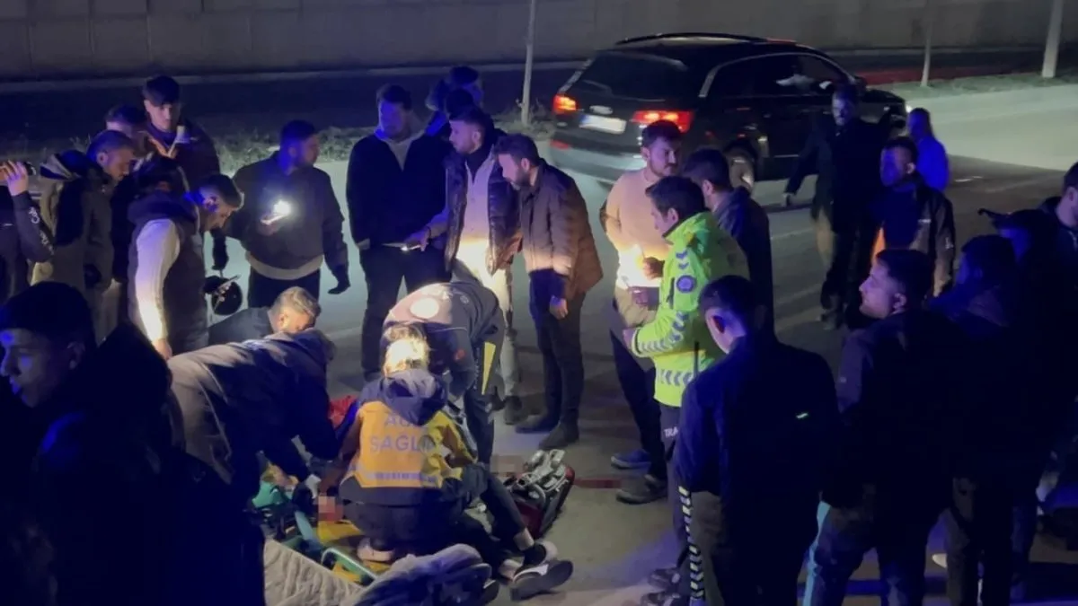 Motosikletin çarptığı 3 kişiden 1’i öldü