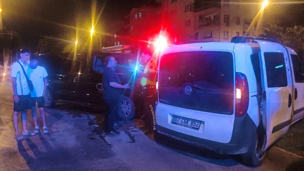 antalyada-feci-kaza-carpismanin-etkisiyle-refuje-cikan-arac-hurdaya-dondu-3-yarali-1783928820787.jpeg