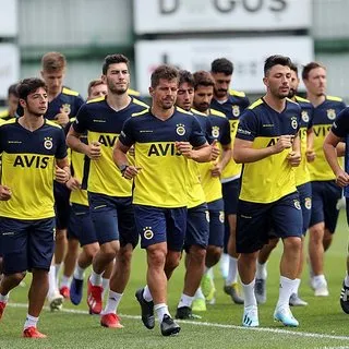 Fenerbahçe'nin kamp kadrosu belli oldu